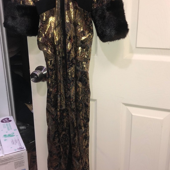 Robe Dress - Picture 3 of 3